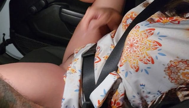 He dared me to masturbate on the way to our date [GIF]