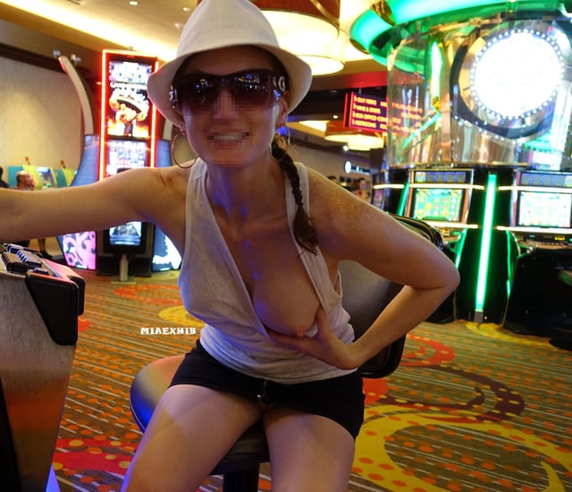 No panties and no bra at the casino 😜 [IMG]