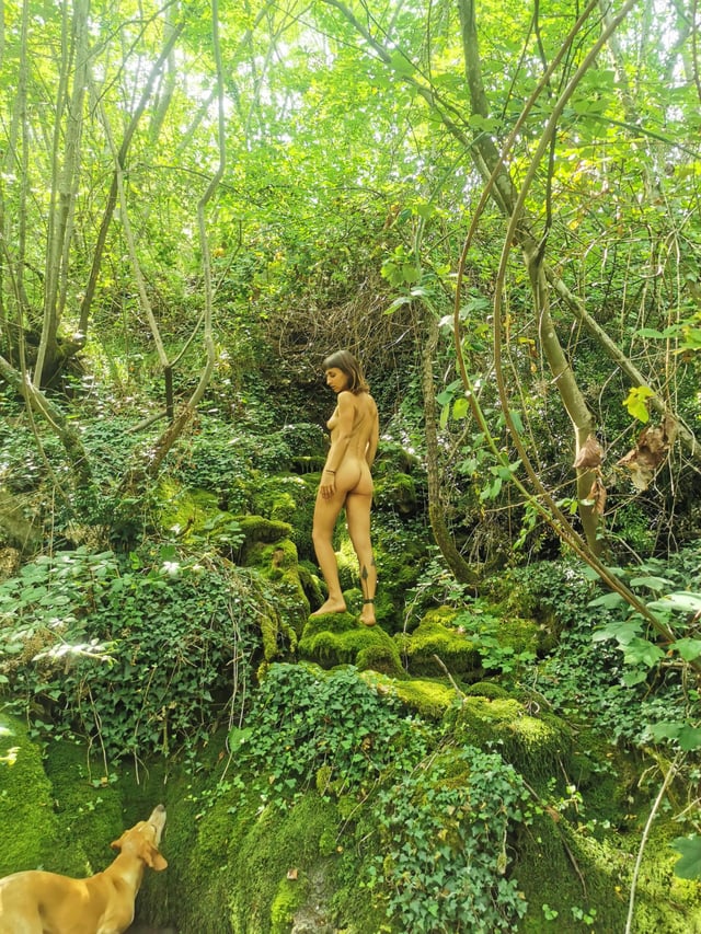 We're all naked in paradise. If you hike by, you gotta get naked as well! I don't make the rules! [img]